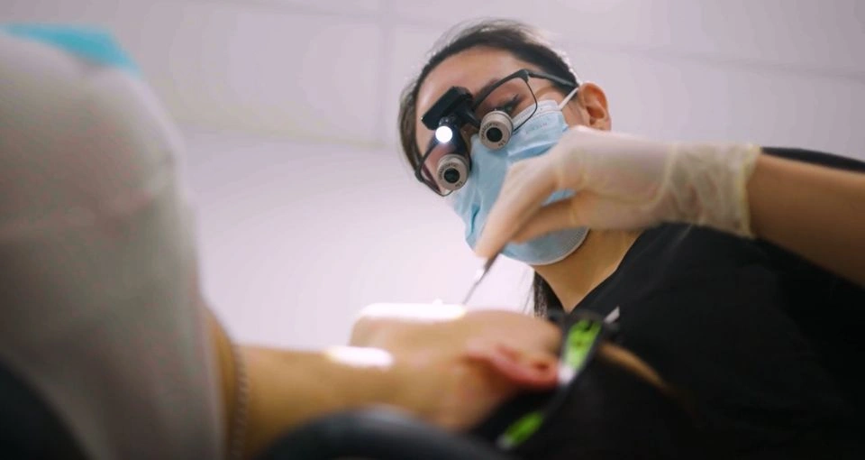 Diagnosing and treating gum disease